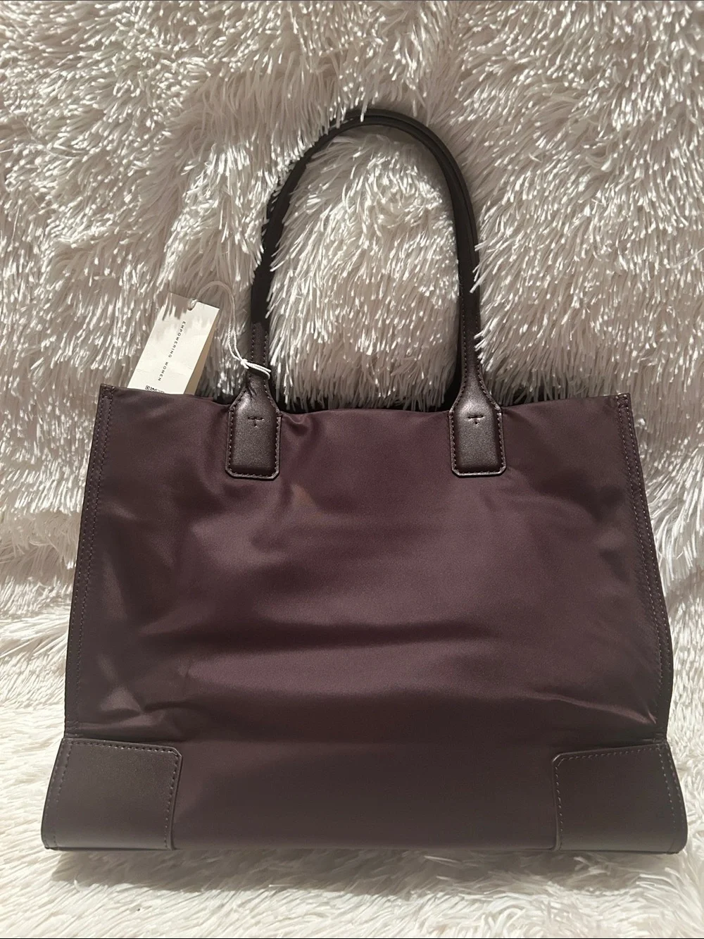 Tory Burch color tempranillo